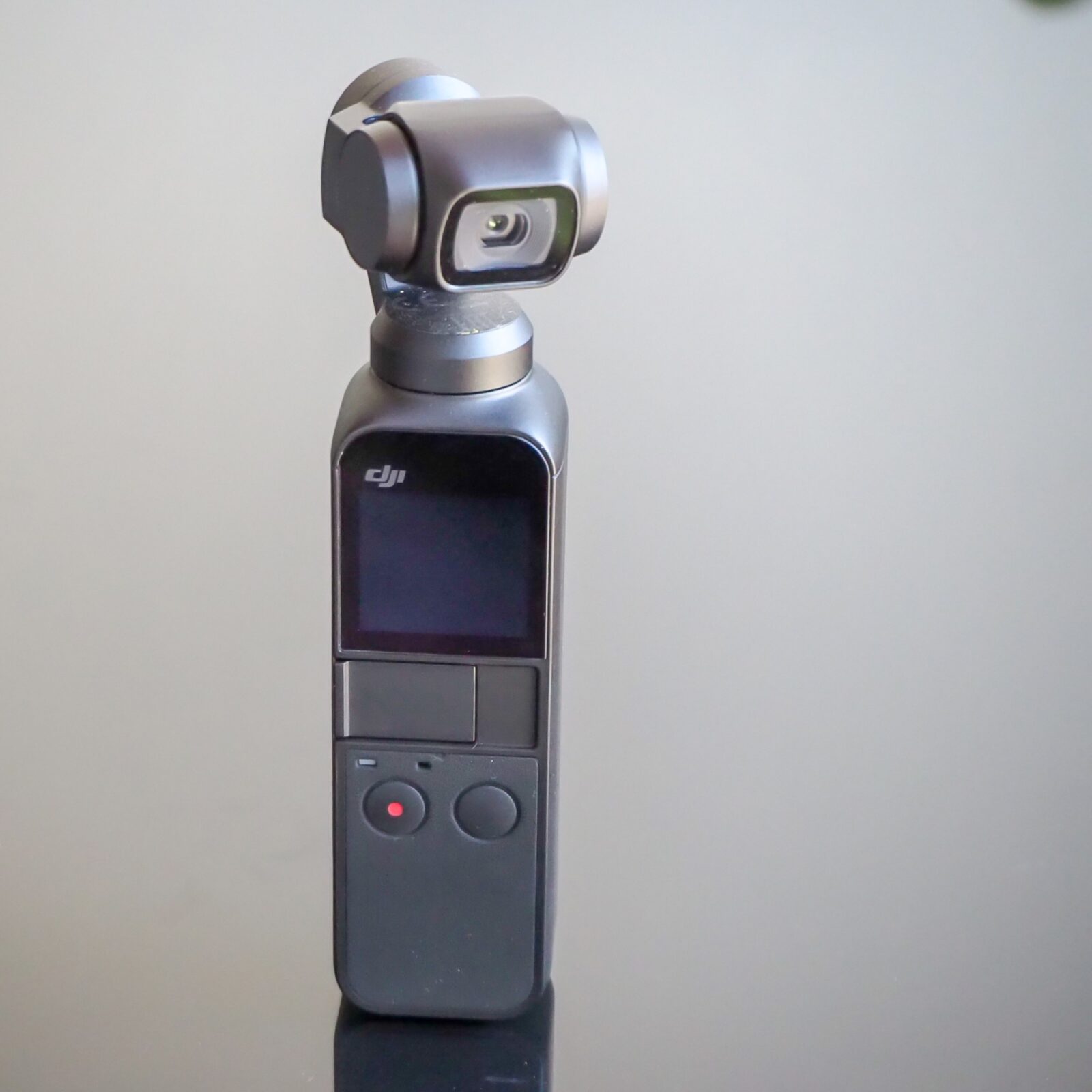Cámara con estabilizador DJI Osmo Pocket
